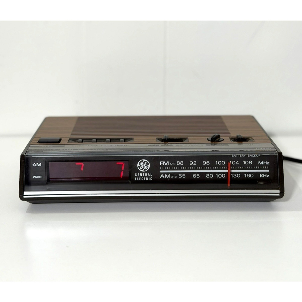 General Electric Vintage Digital AM/FM Clock Radio - Brown/Black